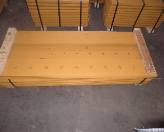WA470-3 CENTER EDGE 421-815-2110, SIDE EDGE 421-815-1121