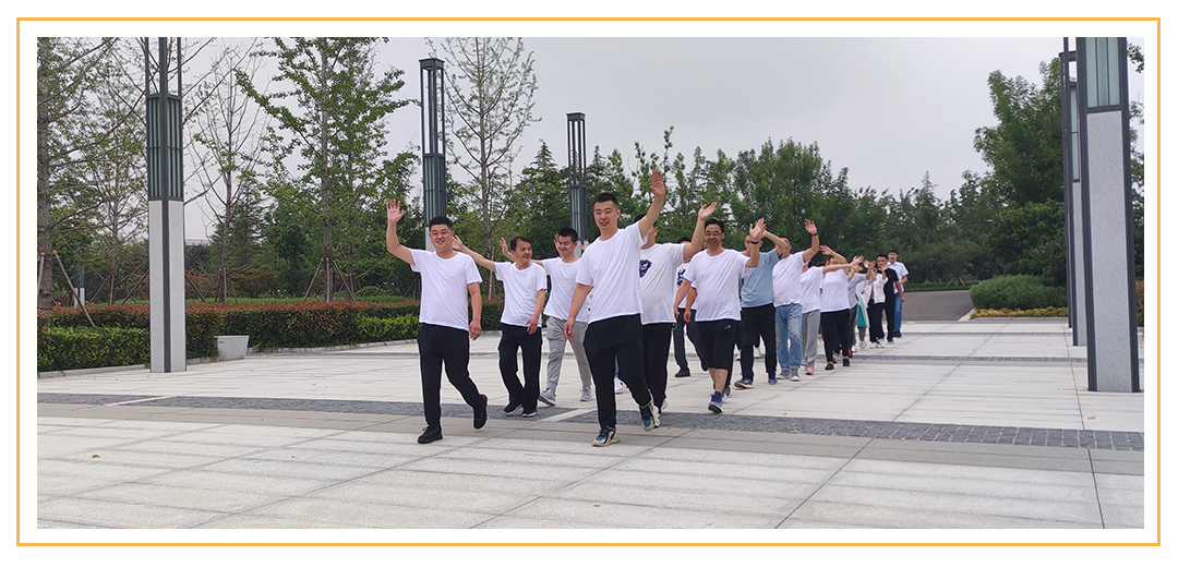 On September 1st, Shantec Songzheng held an outdoor hiking event themed "New Journey, New Leap" at the scenic Taibai Lake scenic area. The purpose of this event was to pass on and promote the spirit of never-ending diligence and forging ahead, inspire enthusiasm for entrepreneurship, and celebrate the company's 21st anniversary with full enthusiasm and outstanding achievements through hiking.  The hiking event covered a total distance of 10 kilometers. After nearly two hours of trekking, everyone arrived at the finish line safely and smoothly. Along the way, everyone enjoyed the fresh air, the joy of hiking, and laughter. Excited and invigorated, participants expressed that this hiking event had strengthened trust and support among colleagues and care and understanding among family members by taking to the trails together.  Subsequently, everyone visited the Jining Museum. Known as the "Hometown of Confucius and Mencius, Capital of the Grand Canal," Jining boasts a long history and splendid culture. Led by a guide, participants visited the exhibition halls in sequence, gaining a comprehensive understanding of Jining's historical stories and cultural relics through seeing and listening.  This outdoor hiking event was not only a healthy journey for nurturing the mind and body but also an opportunity for individuals to showcase, realize, and transcend themselves. It was a comprehensive display of employees' unity, cooperation, and upward spirit. Taking advantage of this event, everyone stepped out of their homes and into nature, experiencing the charm and passion of exercise during the hike and enjoying the joy of sports. The event enhanced team cohesion, livened up the team atmosphere, and created a focused and proactive work environment, injecting new vitality into the company's growth and development potential!  Over the past 21 years, we have achieved rapid and steady development through continuous innovation and unremitting efforts. In the future, we will continue to adhere to the development philosophy of "professional operation, honest management, and pure quality," striving to create high-quality products and services for customers and working hard to achieve our ambitious goals!